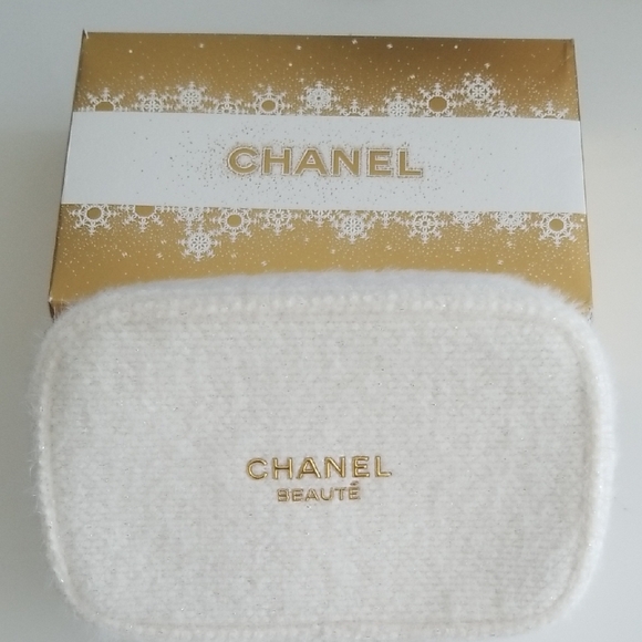 CHANEL Gold and White Makeup Set - Picture 1 of 7